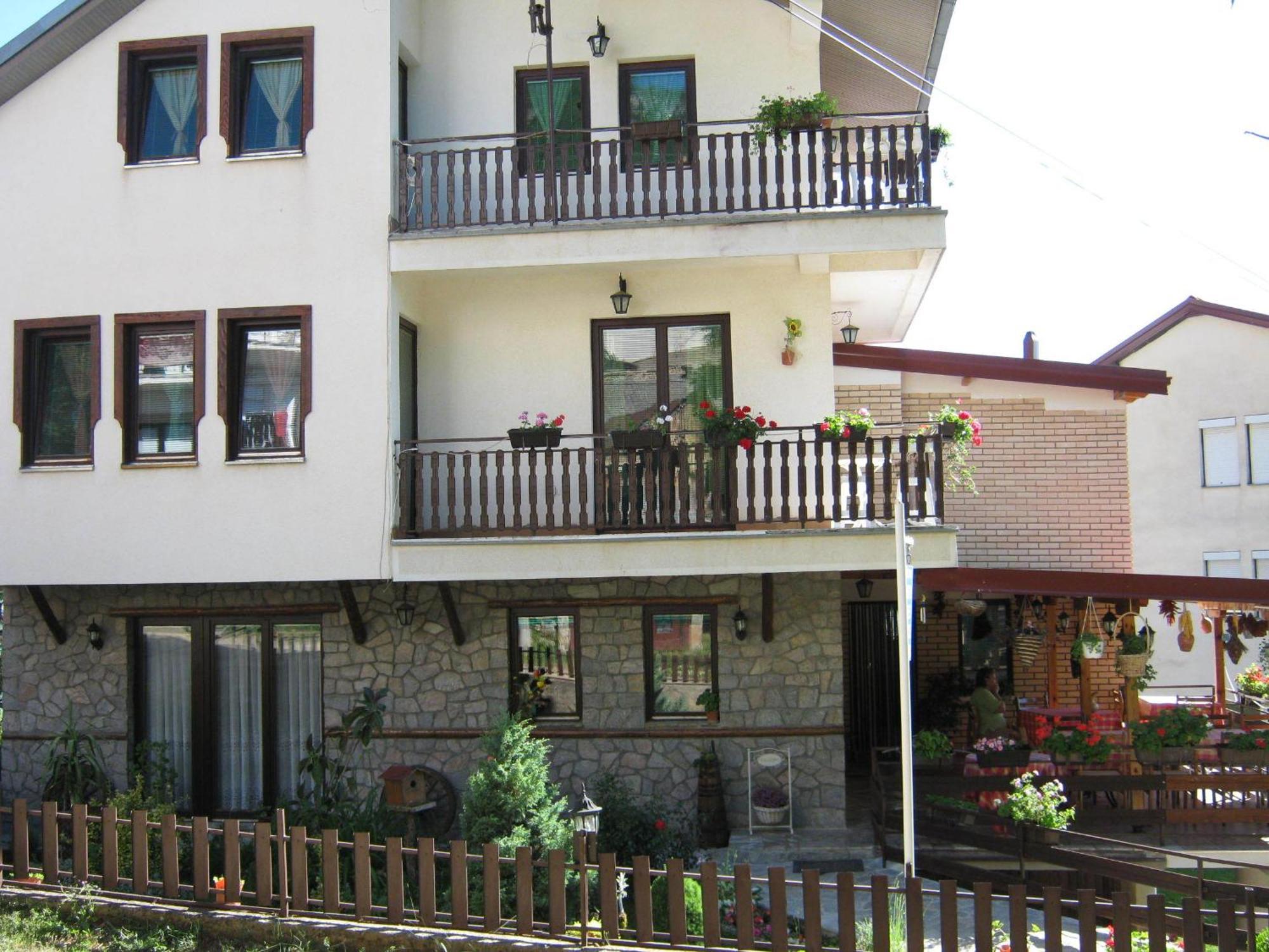 Risto'S Guest House Ohrid Exterior photo