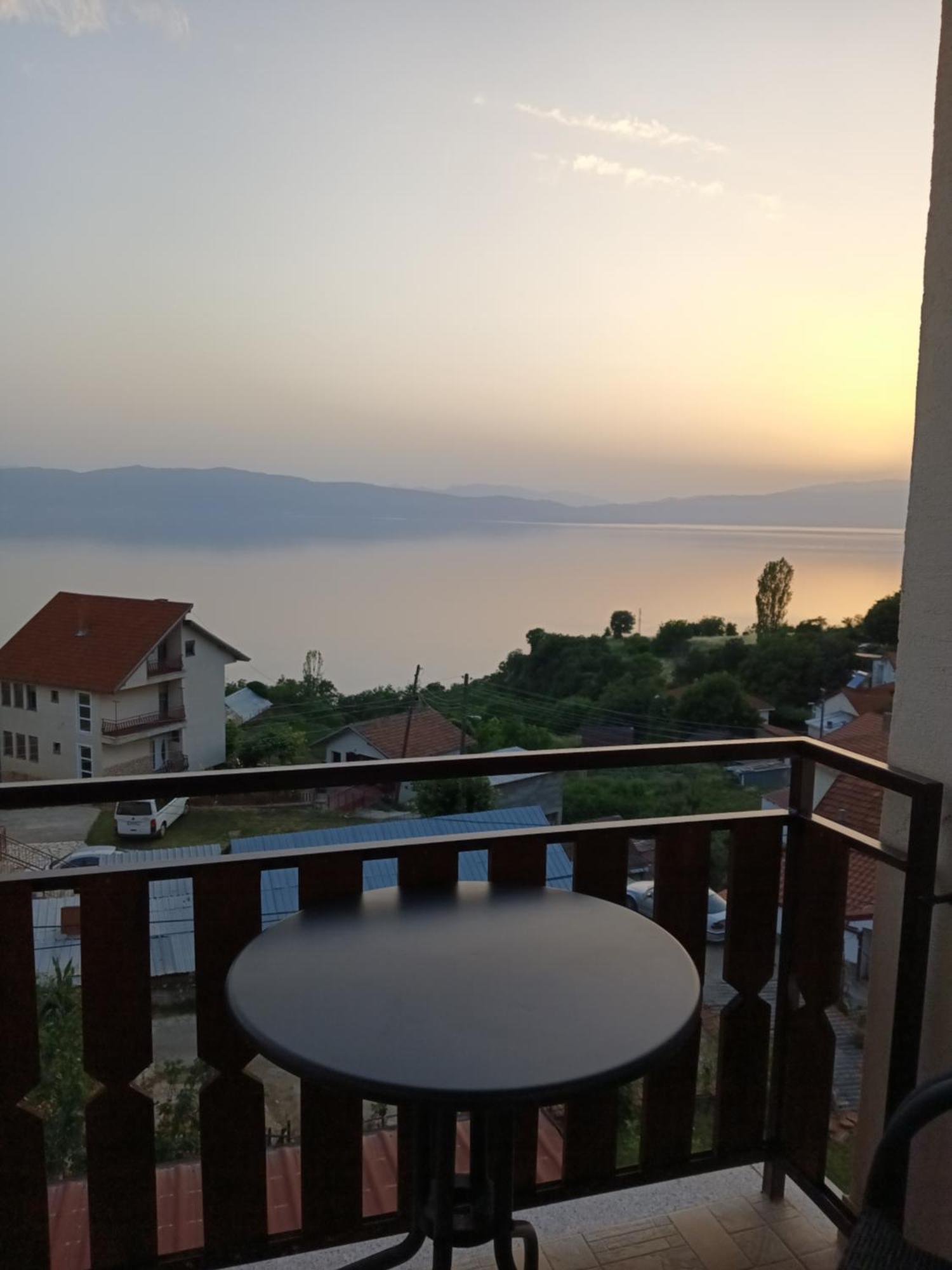 Risto'S Guest House Ohrid Exterior photo