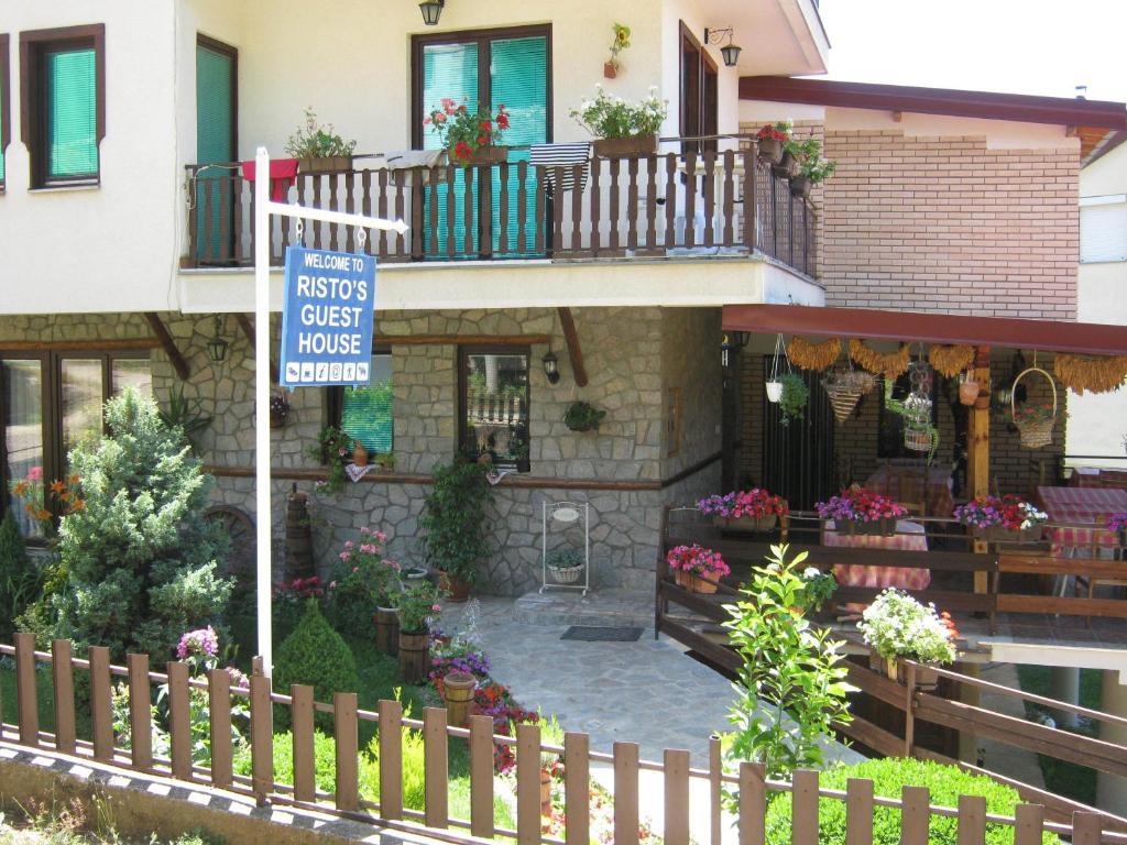 Risto'S Guest House Ohrid Exterior photo