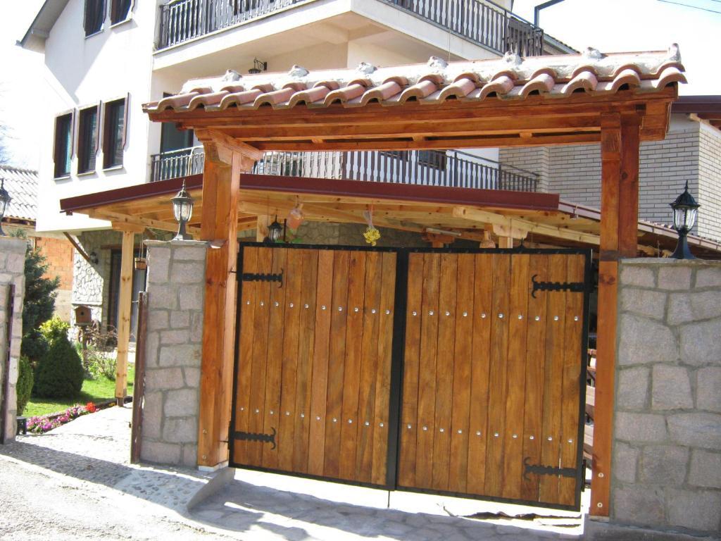 Risto'S Guest House Ohrid Exterior photo