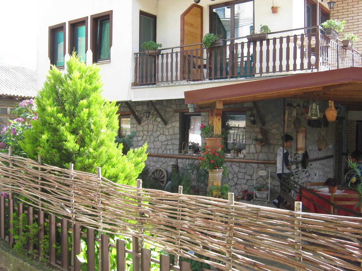 Risto'S Guest House Ohrid Exterior photo